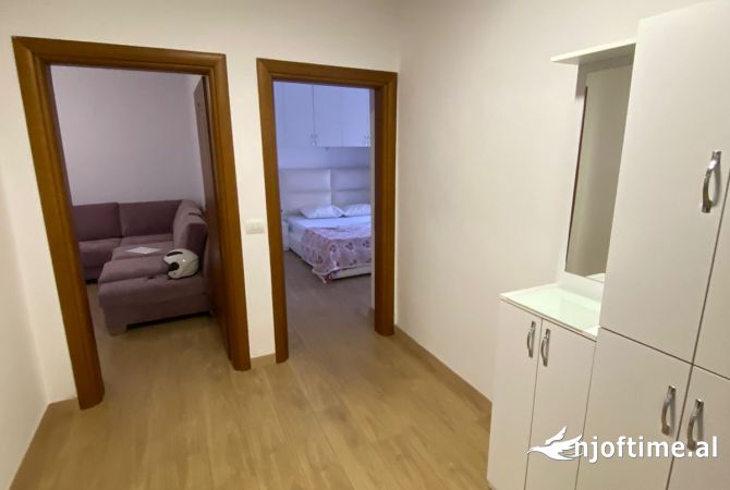 Shtepi me qera Apartament ne Tirane, 1+1, Mobilimi E mobiluar, Pagesa 600  Euro.