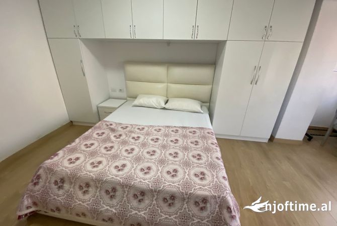 Shtepi me qera Apartament ne Tirane, 1+1, Mobilimi E mobiluar, Pagesa 600  Euro.