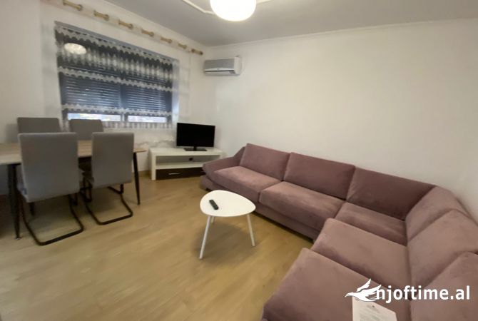 Shtepi me qera Apartament ne Tirane, 1+1, Mobilimi E mobiluar, Pagesa 600  Euro.