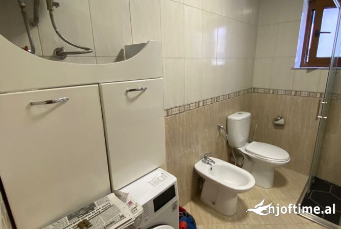 Shtepi me qera Apartament ne Tirane, 1+1, Mobilimi E mobiluar, Pagesa 600  Euro.