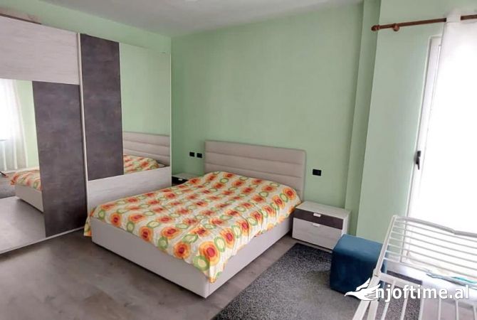 Shtepi me qera Apartament ne Tirane, 2+1, Mobilimi E mobiluar, Pagesa 550  Euro.