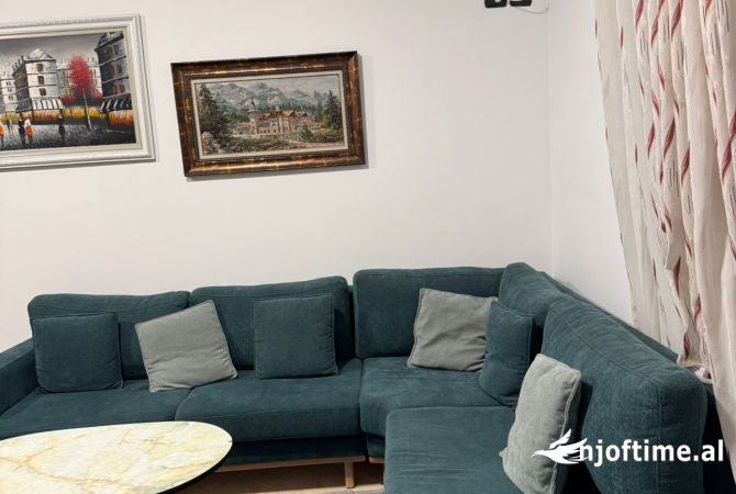 Shtepi me qera Shtepi Private ne Tirane, 2+1, Mobilimi E mobiluar, Pagesa 35,000  Leke.