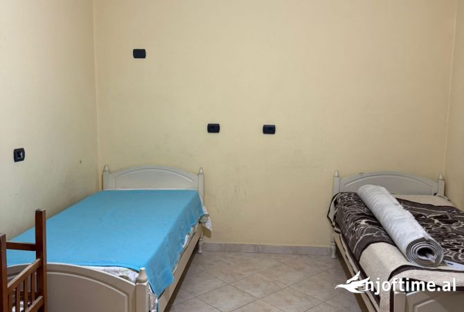 Shtepi me qera Shtepi Private ne Tirane, 2+1, Mobilimi E mobiluar, Pagesa 35,000  Leke.