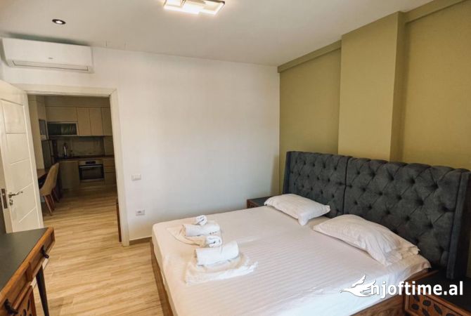 Shtepi me qera Apartament ne Tirane, 1+1, Mobilimi E mobiluar, Pagesa 550  Euro.