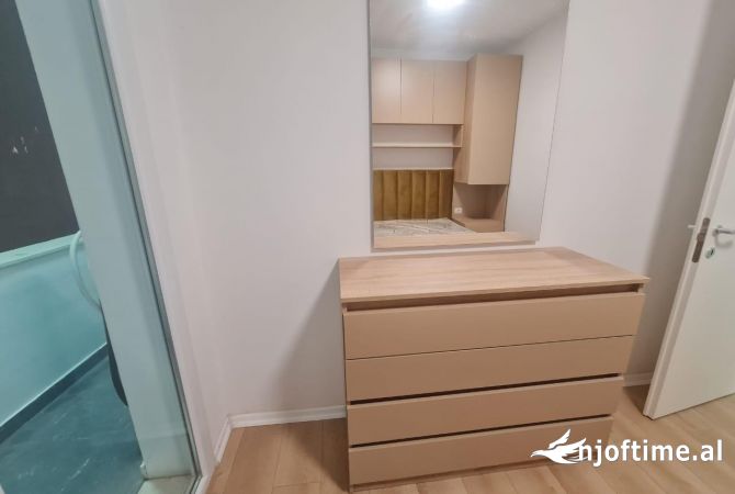 Shtepi me qera Apartament ne Tirane, 1+1, Mobilimi E mobiluar, Pagesa 550  Euro.