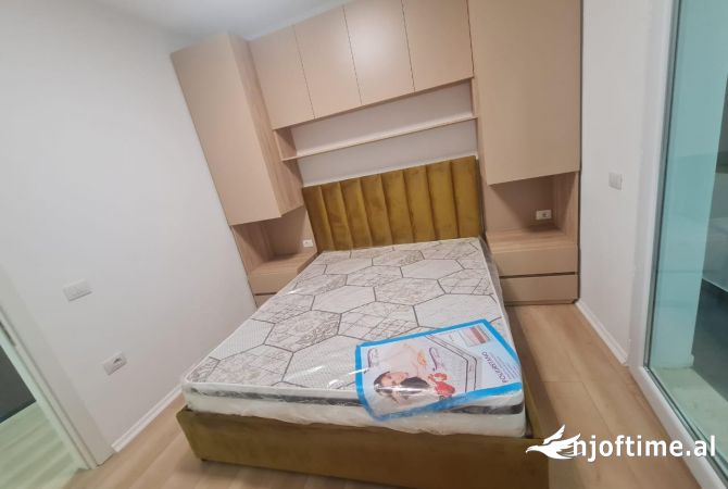 Shtepi me qera Apartament ne Tirane, 1+1, Mobilimi E mobiluar, Pagesa 550  Euro.