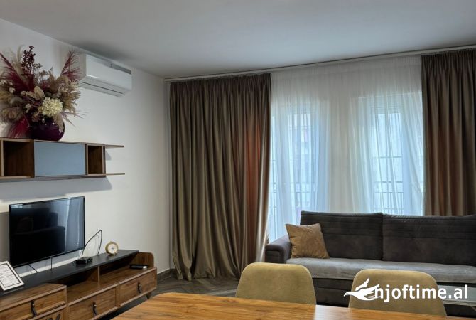 Shtepi me qera Apartament ne Tirane, 1+1, Mobilimi E mobiluar, Pagesa 550  Euro.