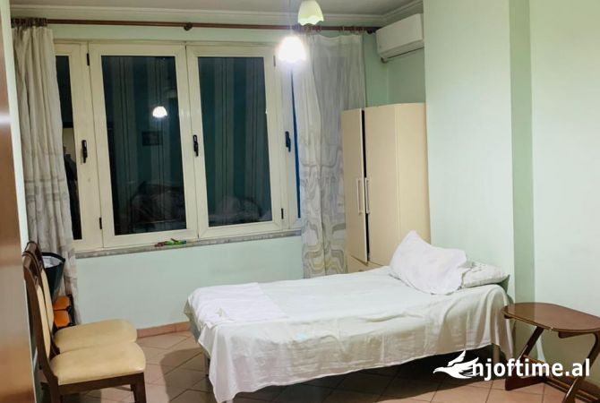 Shtepi me qera 1+1 ne Tirane - 50,000 Leke