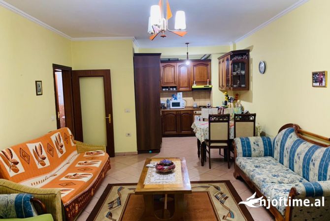 Shtepi me qera 1+1 ne Tirane - 50,000 Leke