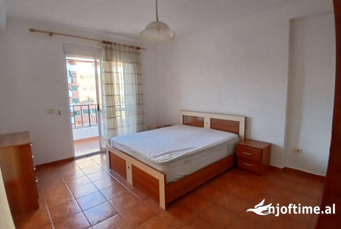 Shtepi me qera Apartament ne Tirane, 1+1, Mobilimi E mobiluar, Pagesa 50,000  Leke.