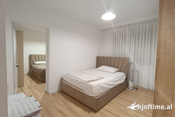 Shtepi me qera Apartament ne Tirane, 3+1, Mobilimi E mobiluar, Pagesa 600  Euro.
