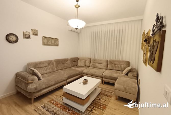 Shtepi me qera Apartament ne Tirane, 3+1, Mobilimi E mobiluar, Pagesa 600  Euro.