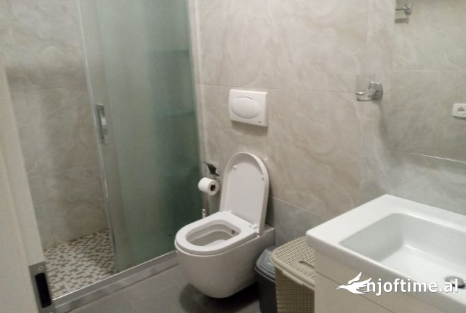 Shtepi me qera Apartament ne Tirane, 2+1, Mobilimi E mobiluar, Pagesa 600  Euro.