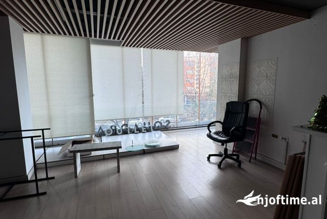 Ambient biznesi me qera 1+1 ne Tirane - 1,200 Euro