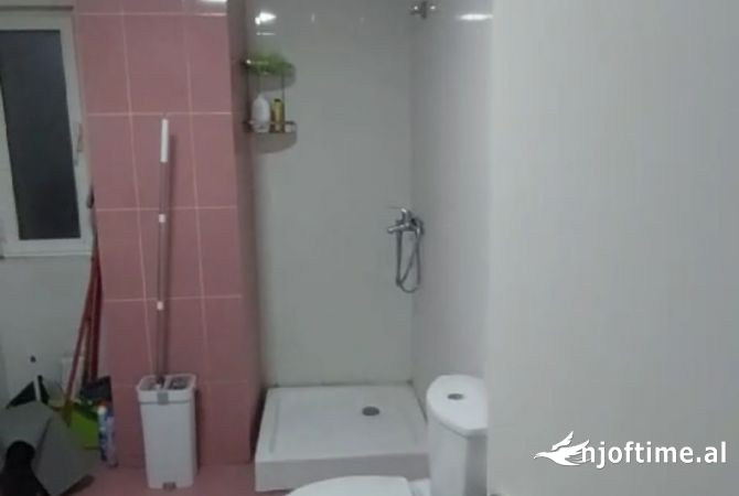Shtepi me qera Apartament ne Tirane, 2+1, Mobilimi E mobiluar, Pagesa 50,000  Leke.