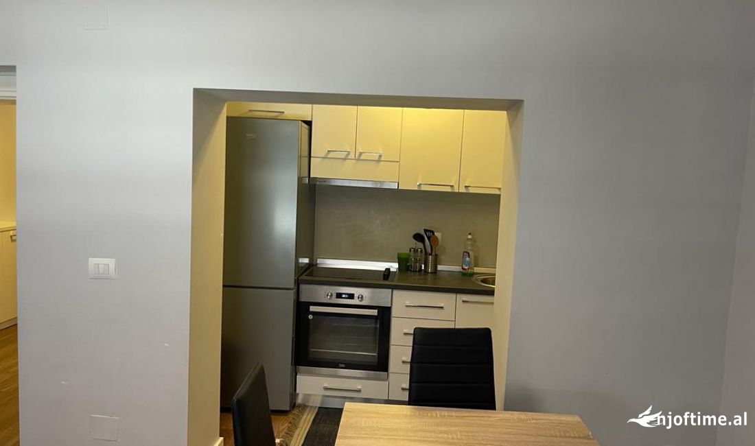 Shtepi me qera Apartament ne Tirane, 1+1, Mobilimi E mobiluar, Pagesa 650  Euro.