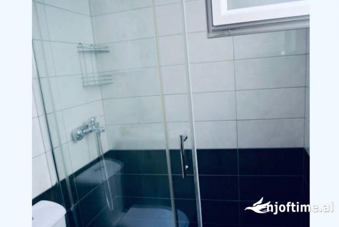 Shtepi me qera Shtepi Private ne Tirane, 3+1, Mobilimi E mobiluar, Pagesa 800  Euro.