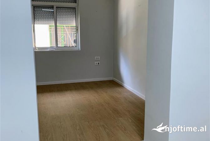 Ambient biznesi me qera 1+1 ne Tirane - 450 Euro