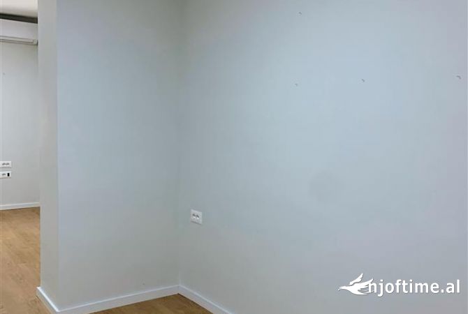 Jepet me qera Ambjent Biznesi , Ne bllok 450 euro