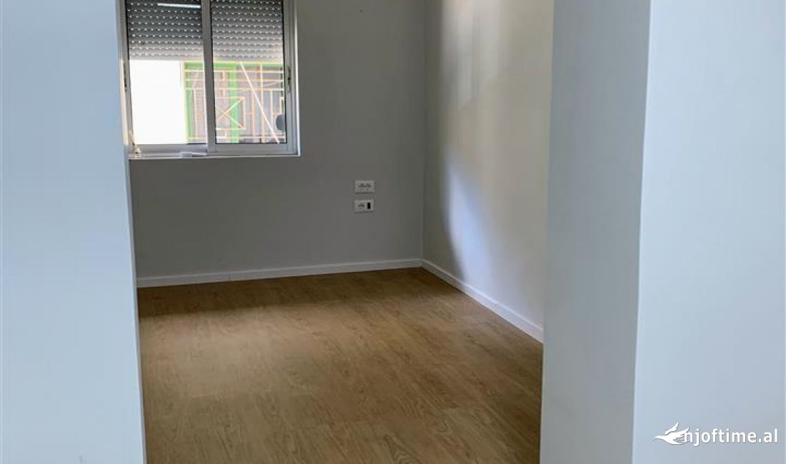 Jepet me qera Ambjent Biznesi , Ne bllok 450 euro