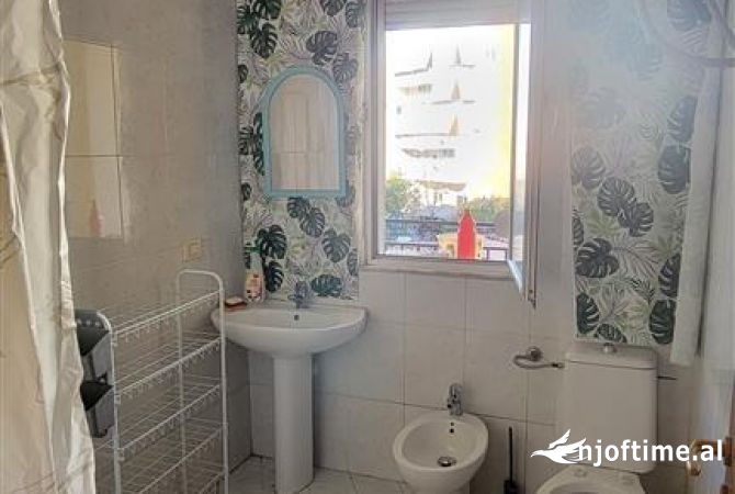 Shtepi me qera 1+1 ne Tirane - 45,000 Leke