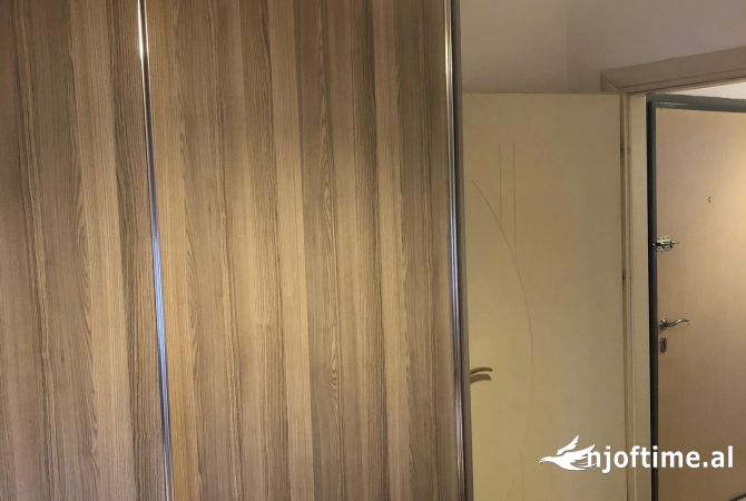 Shtepi me qera Apartament ne Tirane, 1+1, Mobilimi E mobiluar, Pagesa 40,000  Leke.