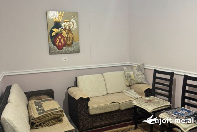 Shtepi me qera 1+1 ne Tirane - 35,000 Leke
