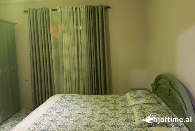 Shtepi me qera Shtepi Private ne Tirane, 1+1, Mobilimi E mobiluar, Pagesa 35,000  Leke.