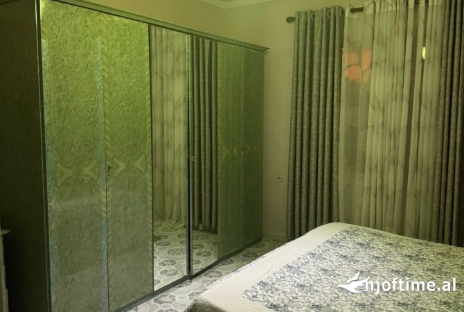 Shtepi me qera Shtepi Private ne Tirane, 1+1, Mobilimi E mobiluar, Pagesa 35,000  Leke.