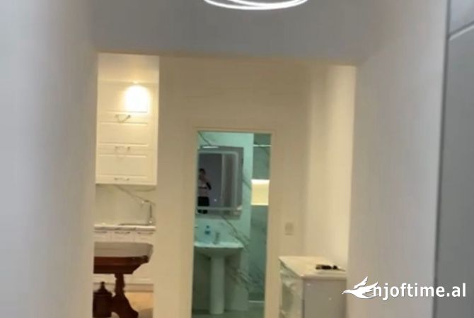 Shtepi me qera 1+1 ne Tirane - 40,000 Leke