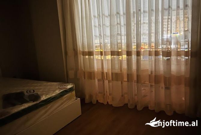 Shtepi me qera Apartament ne Tirane, 2+1, Mobilimi E mobiluar, Pagesa 50,000  Leke.