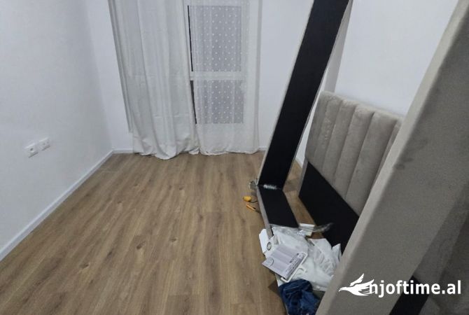 Shtepi me qera Apartament ne Tirane, 1+1, Mobilimi E mobiluar, Pagesa 40,000  Leke.