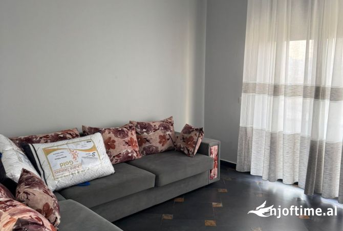 Shtepi me qera Apartament ne Tirane, 2+1, Mobilimi E mobiluar, Pagesa 43,000  Leke.