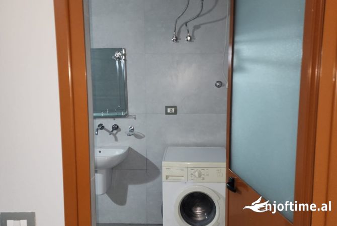 Shtepi me qera Shtepi Private ne Tirane, 1+1, Mobilimi E mobiluar, Pagesa 45,000  Leke.