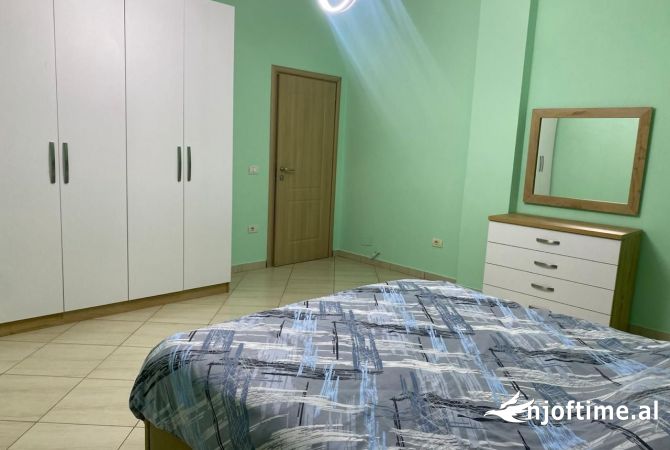 Shtepi me qera Shtepi Private ne Tirane, 2+1, Mobilimi E mobiluar, Pagesa 40,000  Leke.