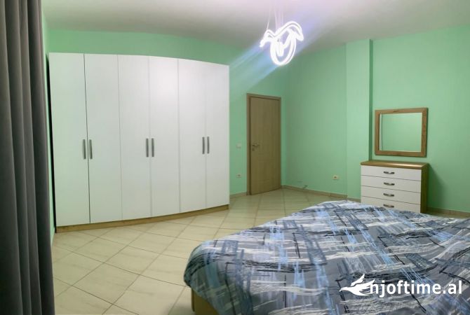 Shtepi me qera Shtepi Private ne Tirane, 2+1, Mobilimi E mobiluar, Pagesa 40,000  Leke.