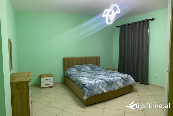 Shtepi me qera Shtepi Private ne Tirane, 2+1, Mobilimi E mobiluar, Pagesa 40,000  Leke.