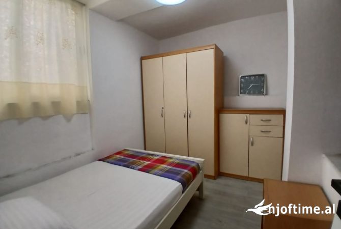 Shtepi me qera Apartament ne Tirane, 2+1, Mobilimi E mobiluar, Pagesa 550  Euro.