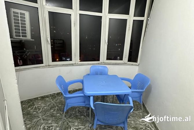 Shtepi me qera Apartament ne Tirane, 2+1, Mobilimi E mobiluar, Pagesa 55,000  Leke.