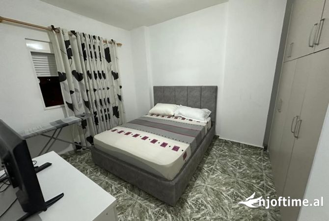 Shtepi me qera Apartament ne Tirane, 2+1, Mobilimi E mobiluar, Pagesa 55,000  Leke.