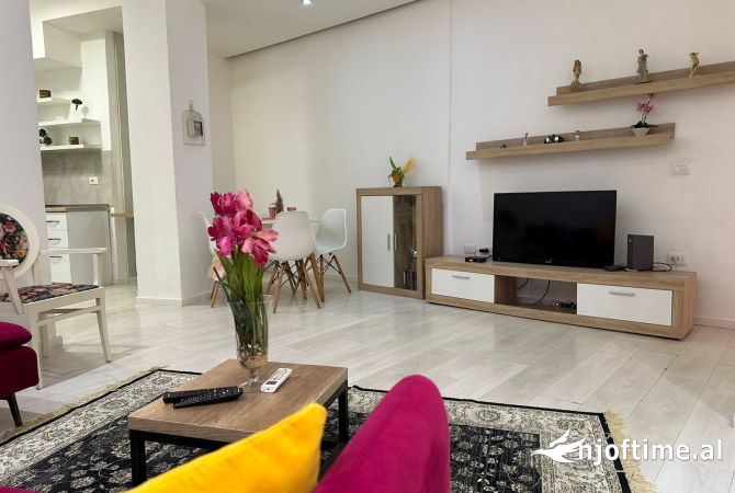 Shtepi me qera Apartament ne Tirane, 2+1, Mobilimi E mobiluar, Pagesa 50,000  Leke.