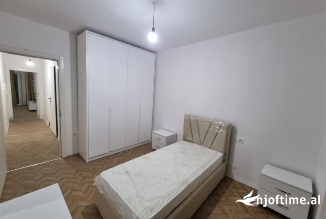Shtepi me qera Apartament ne Tirane, 2+1, Mobilimi E mobiluar, Pagesa 650  Euro.