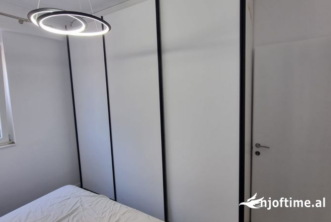 Shtepi me qera Apartament ne Tirane, 2+1, Mobilimi E mobiluar, Pagesa 600  Euro.