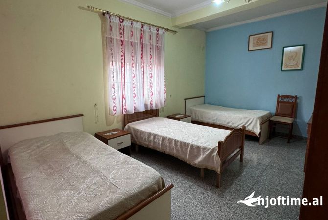 Shtepi me qera Apartament ne Tirane, 2+1, Mobilimi E mobiluar, Pagesa 45,000  Leke.