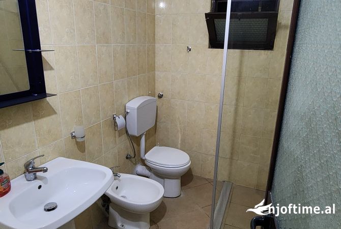 Shtepi me qera Apartament ne Tirane, 2+1, Mobilimi E mobiluar, Pagesa 700  Euro.