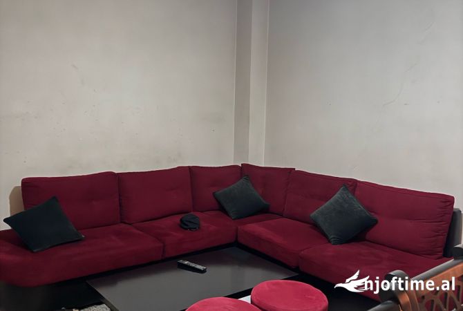 Shtepi me qera 1+1 ne Tirane - 40,000 Leke