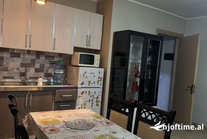 Shtepi me qera 1+1 ne Tirane - 40,000 Leke