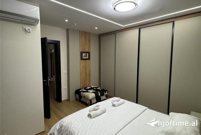 Shtepi me qera Apartament ne Tirane, 2+1, Mobilimi E mobiluar, Pagesa 65,000  Leke.