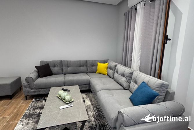 Shtepi me qera 2+1 ne Tirane - 45,000 Leke