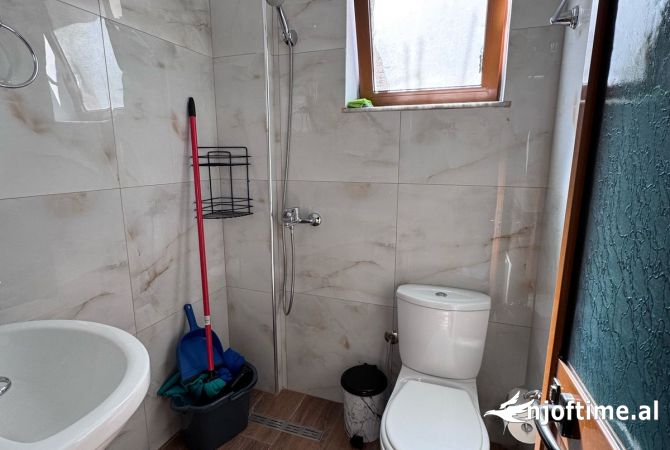 Shtepi me qera Shtepi Private ne Tirane, 2+1, Mobilimi E mobiluar, Pagesa 45,000  Leke.